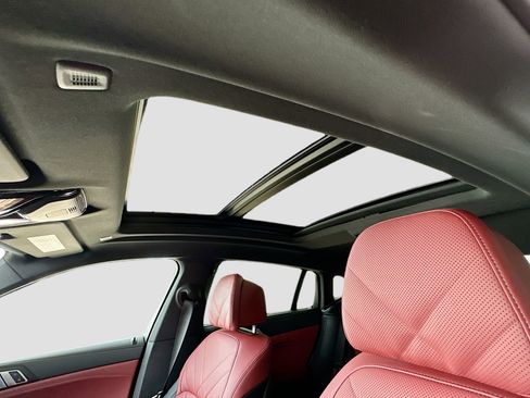 Certified 2025 BMW X6 xDrive40i w/ Executive Package image 23