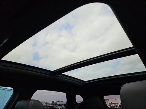 Certified 2022 Chevrolet Blazer RS w/ Enhanced Convenience Package image 25