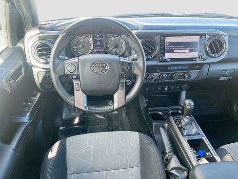 Used 2022 Toyota Tacoma TRD Off-Road w/ Technology Package AWD/4WD image 21