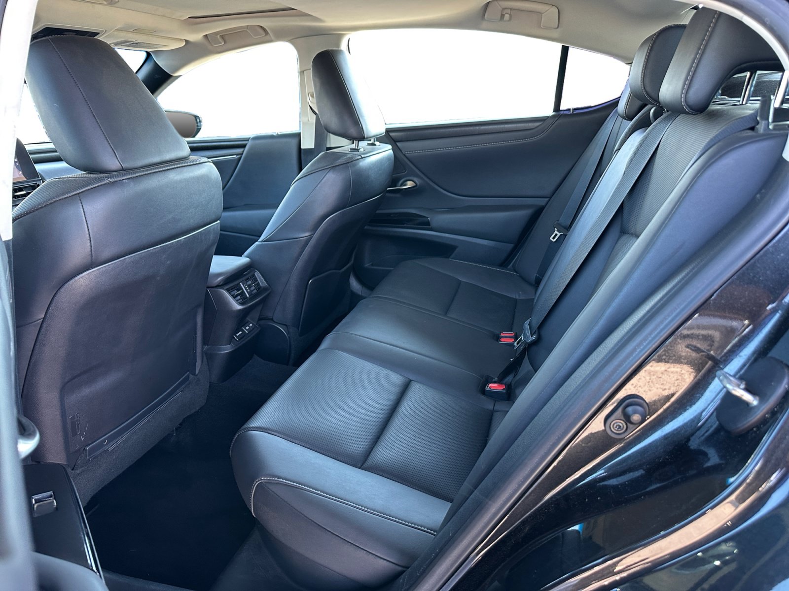 Used 2022 Lexus ES 300h w/ Premium Package FWD image 13