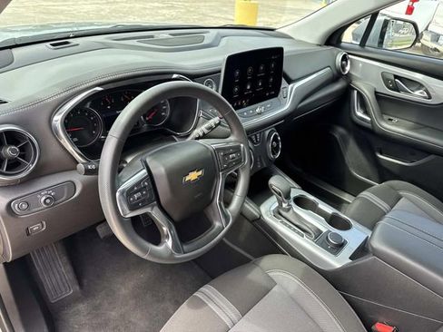 Used 2025 Chevrolet Blazer LT FWD image 40