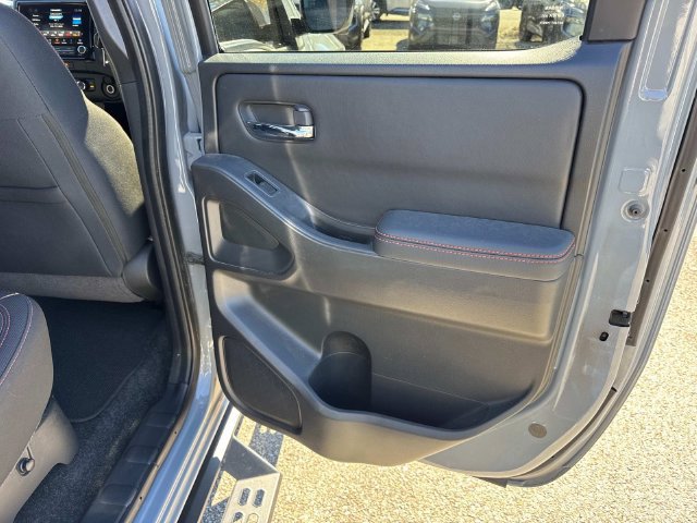 Used 2022 Nissan Frontier PRO-4X AWD/4WD image 21