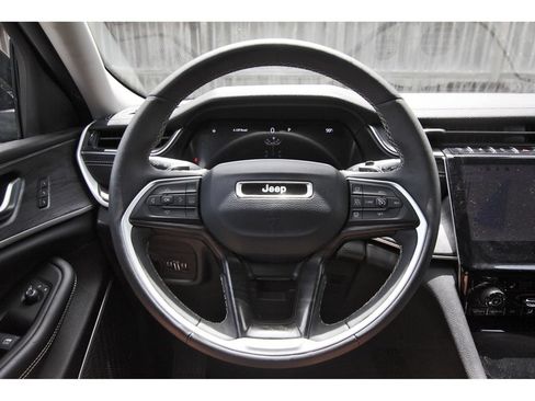 Used 2023 Jeep Grand Cherokee L Limited w/ Trailer Tow Group (B) AWD/4WD image 17