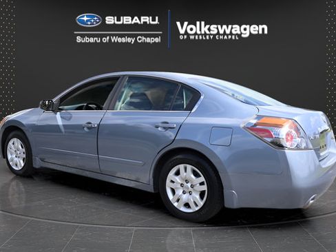 Used 2010 Nissan Altima 2.5 S FWD image 5
