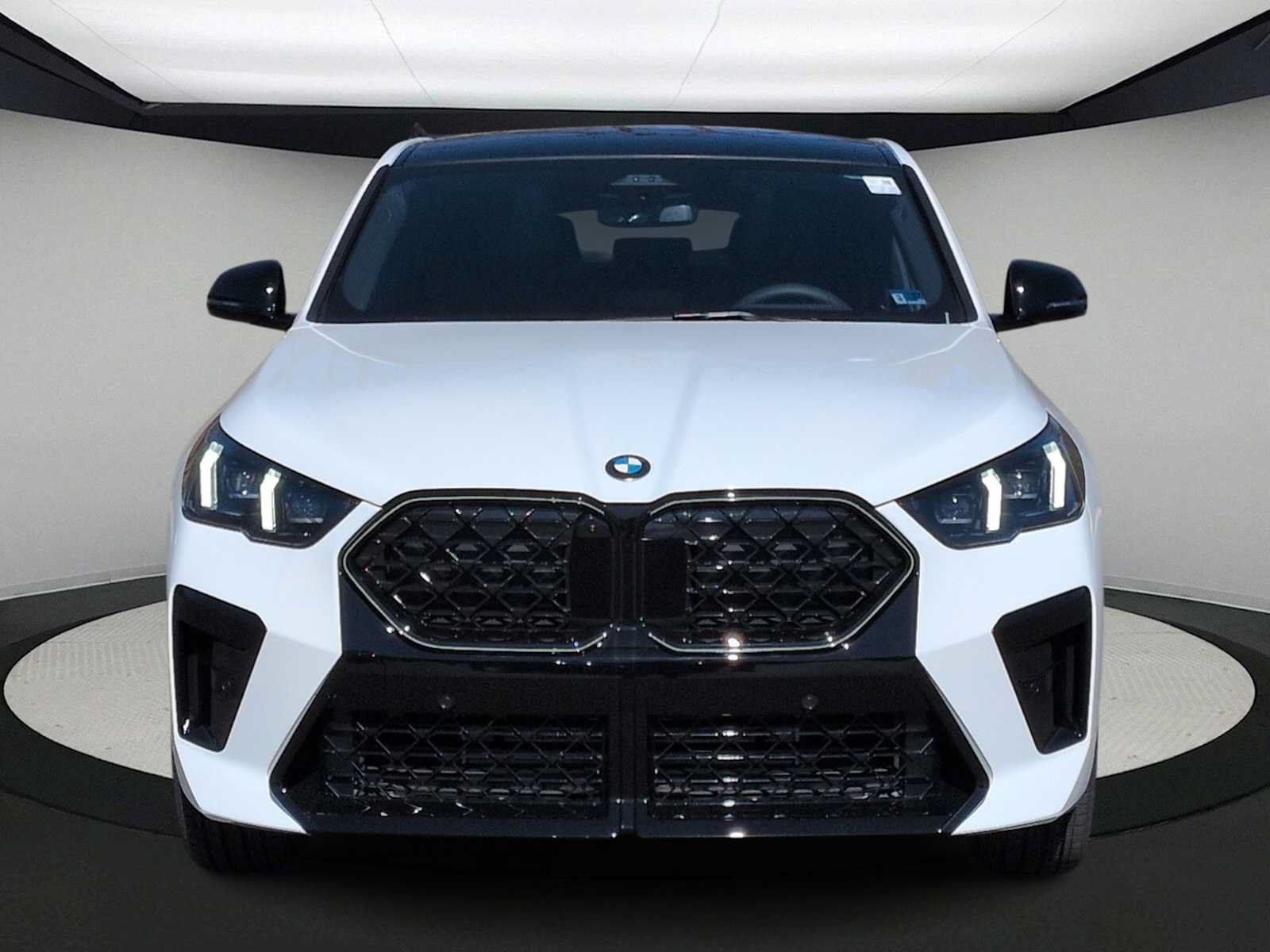 Used 2026 BMW X2 xDrive28i w/ Technology Package AWD/4WD image 3