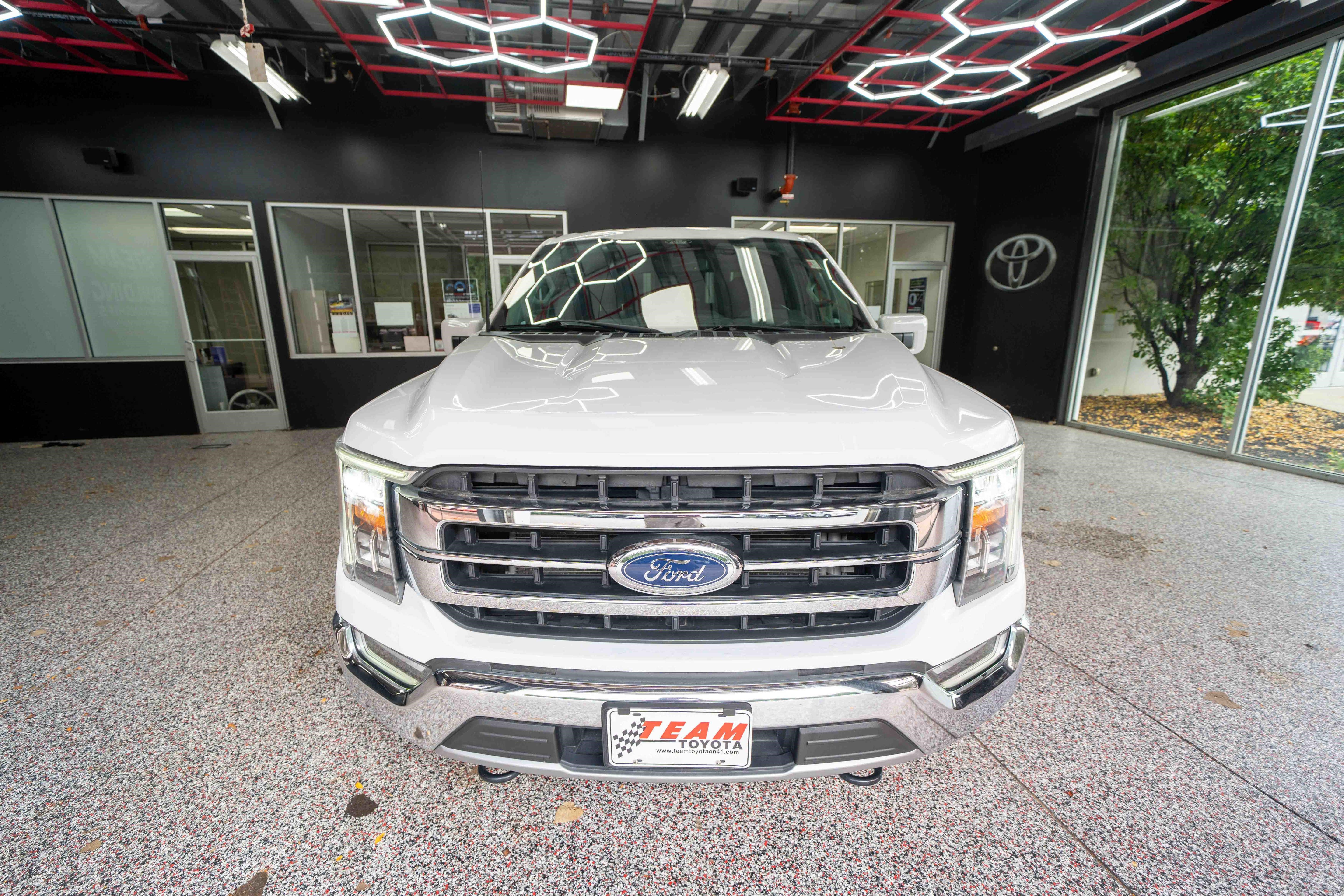 Used 2022 Ford F150 Lariat w/ Equipment Group 501A Mid AWD/4WD image 6