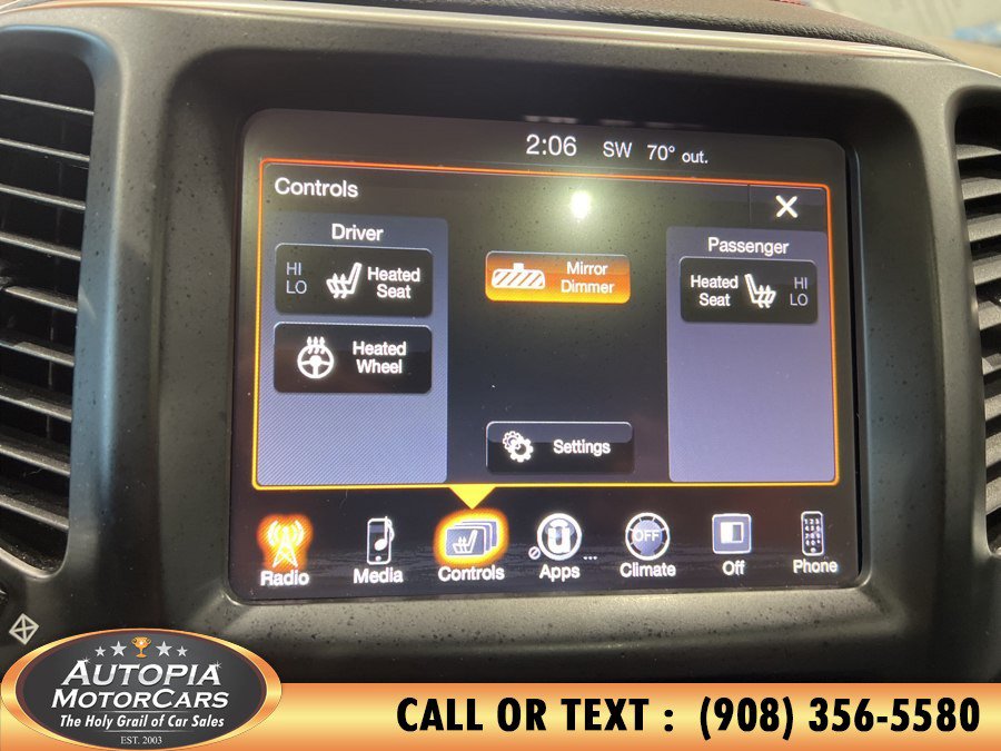 Used 2018 Jeep Cherokee Trailhawk AWD/4WD image 35