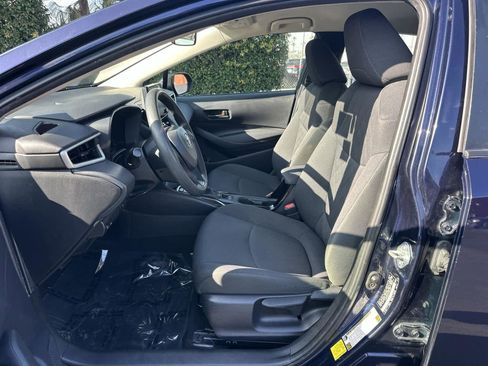 Used 2022 Toyota Corolla LE image 11