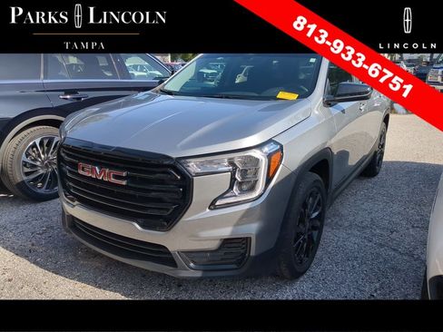 Used 2024 GMC Terrain SLE w/ Driver Convenience Package FWD image 7