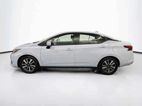 Used 2024 Nissan Versa SV FWD image 4