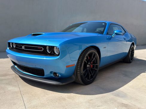 Used 2023 Dodge Challenger R/T w/ Plus Package image 3