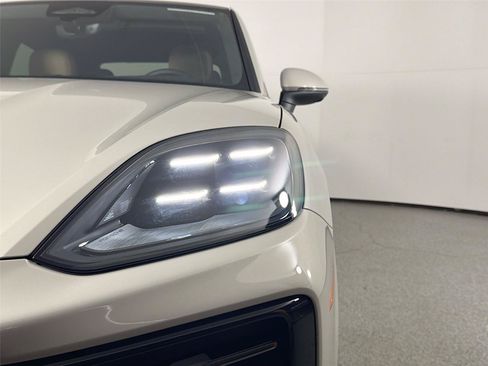 Certified 2026 Porsche Cayenne Coupe AWD/4WD image 15