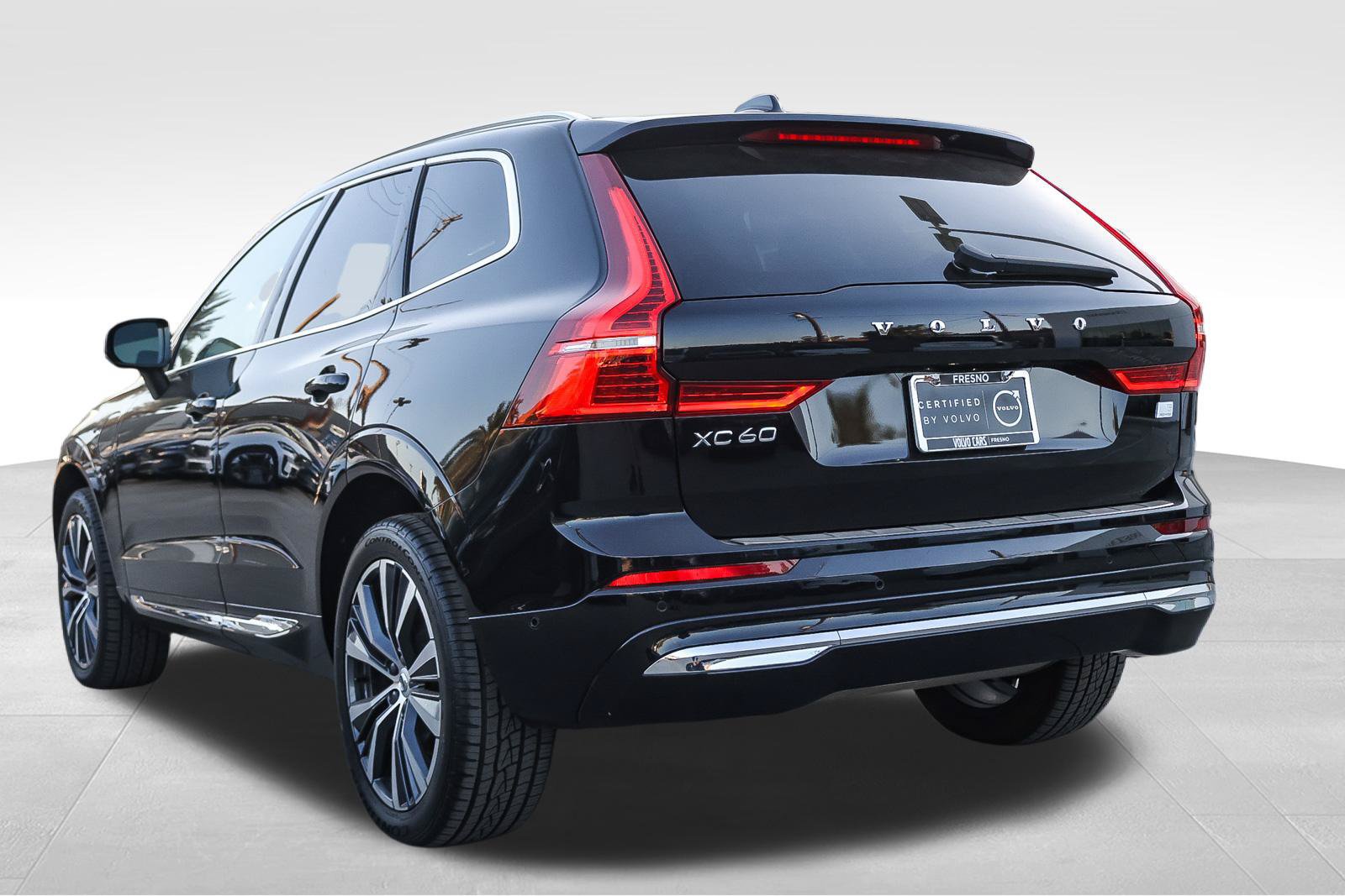 Used 2022 Volvo XC60 T8 Inscription Expression w/ Advanced Package AWD/4WD image 7