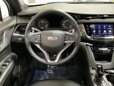 Used 2023 Cadillac XT6 Sport w/ Platinum Package image 6