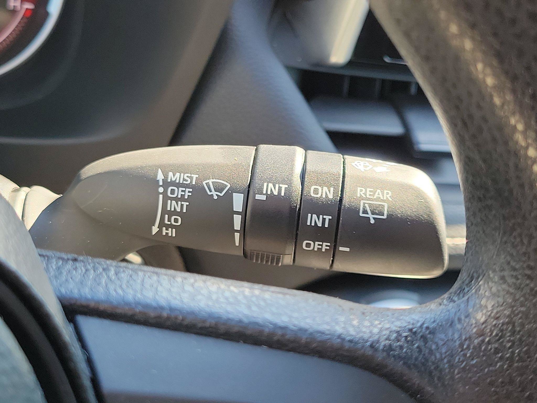 Used 2025 Toyota RAV4 XLE FWD image 14