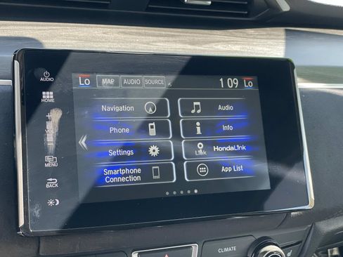 Certified 2021 Honda Clarity Touring image 8