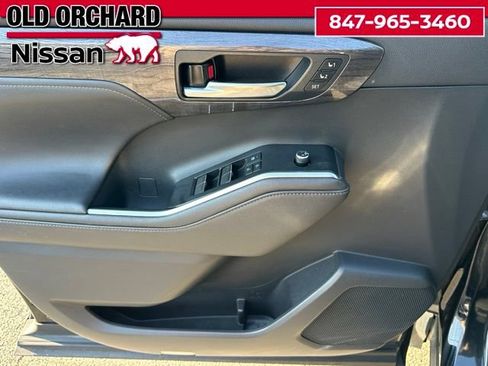 Used 2020 Toyota Highlander Limited AWD/4WD image 9