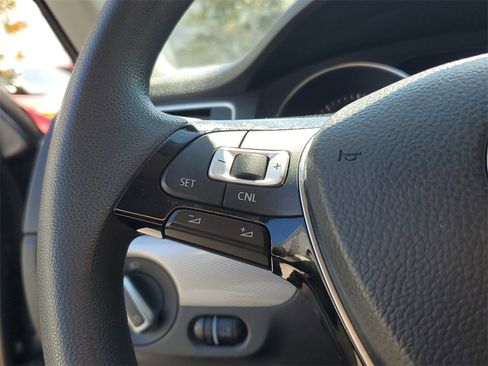 Used 2017 Volkswagen Jetta S w/ Jetta S Cold Weather Package image 24