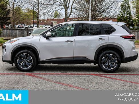 Used 2025 Nissan Rogue SV image 10