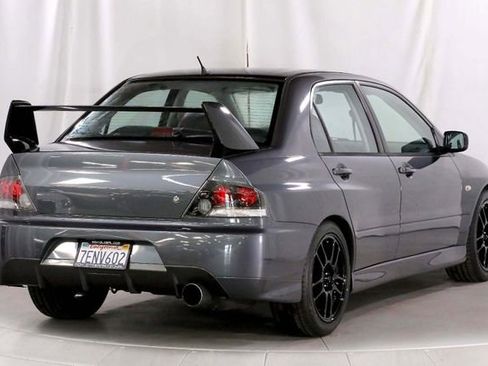 Used 2006 Mitsubishi Lancer Evolution IX image 2