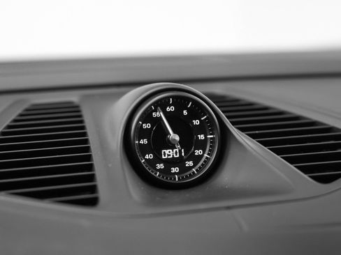 New 2026 Porsche Macan 4 Electric image 43