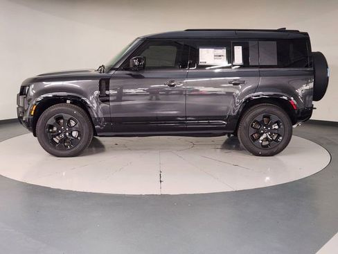 New 2026 Land Rover Defender 110 X-Dynamic SE image 5