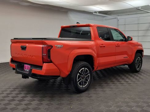 Used 2024 Toyota Tacoma TRD Sport AWD/4WD image 9
