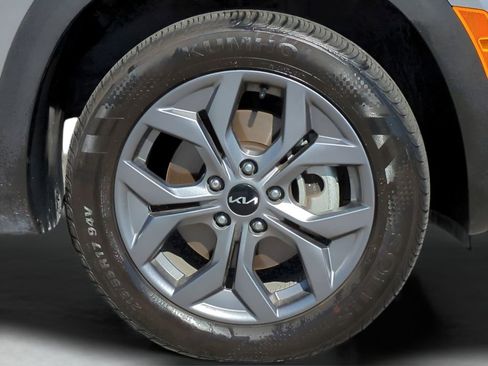 Used 2024 Kia Seltos LX image 11