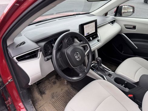 Used 2023 Toyota Corolla Cross LE w/ Moonroof Package image 14
