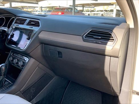 Used 2020 Volkswagen Tiguan SE AWD/4WD image 19