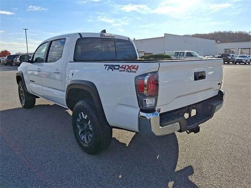 Certified 2023 Toyota Tacoma TRD Off-Road image 4