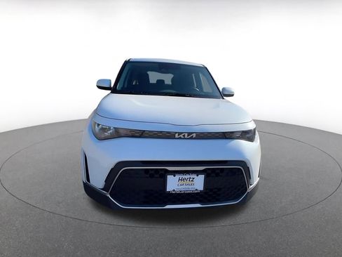 Used 2025 Kia Soul LX w/ LX Technology Package FWD image 4