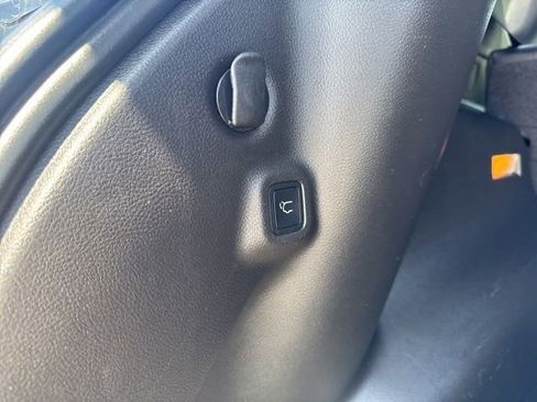 Used 2025 Jeep Compass Latitude w/ Sun & Sound Group image 19