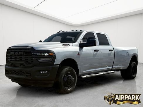 New 2026 RAM 3500 Tradesman AWD/4WD image 9