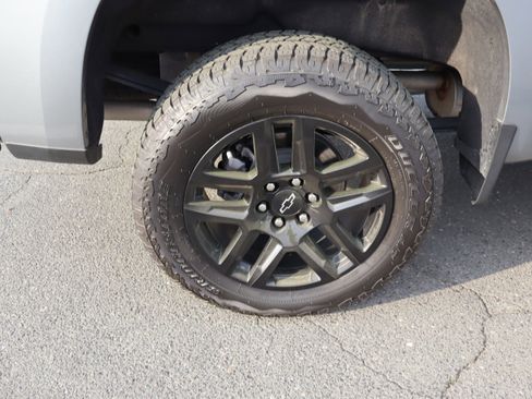Used 2025 Chevrolet Silverado 1500 LT Trail Boss w/ Convenience Package II image 39