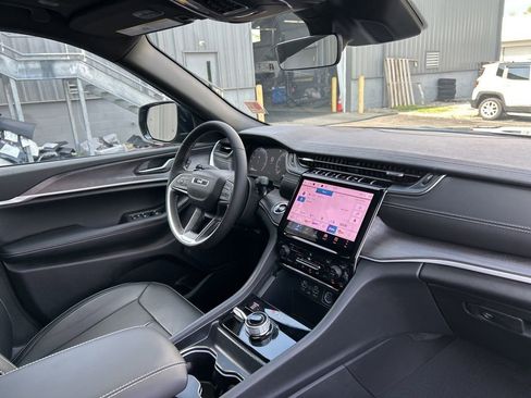 New 2025 Jeep Grand Cherokee L Limited image 50