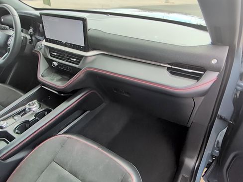 Used 2025 Ford Explorer ST RWD image 32
