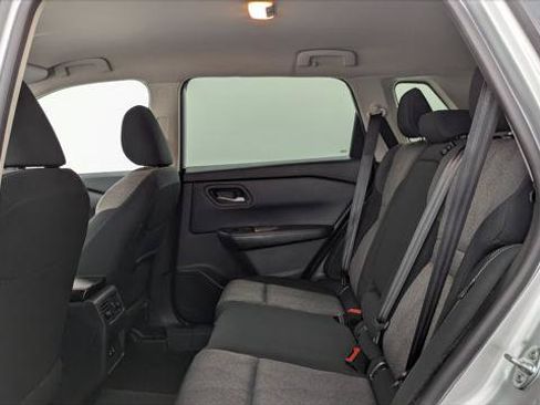 Used 2025 Nissan Rogue SV AWD/4WD image 17