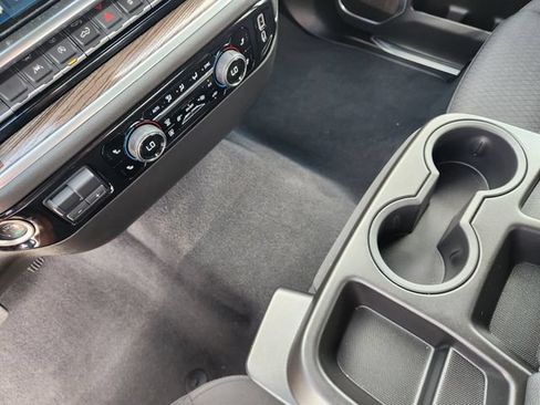 Used 2025 Chevrolet Silverado 1500 LT AWD/4WD image 19