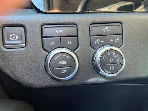 Used 2022 GMC Sierra 1500 Elevation image 17