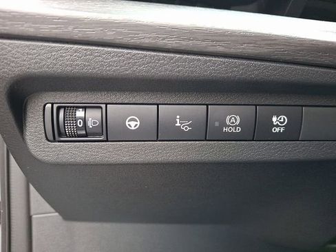 Used 2024 Nissan Ariya AWD image 25