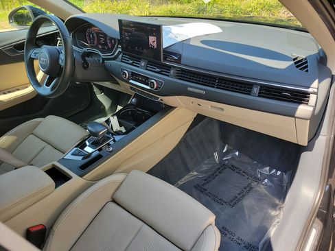 Used 2020 Audi A4 2.0T allroad Premium Plus w/ Premium Plus Package AWD/4WD image 12