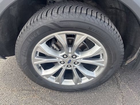 Certified 2023 Ford Explorer XLT w/ Equipment Group 202A AWD/4WD image 21