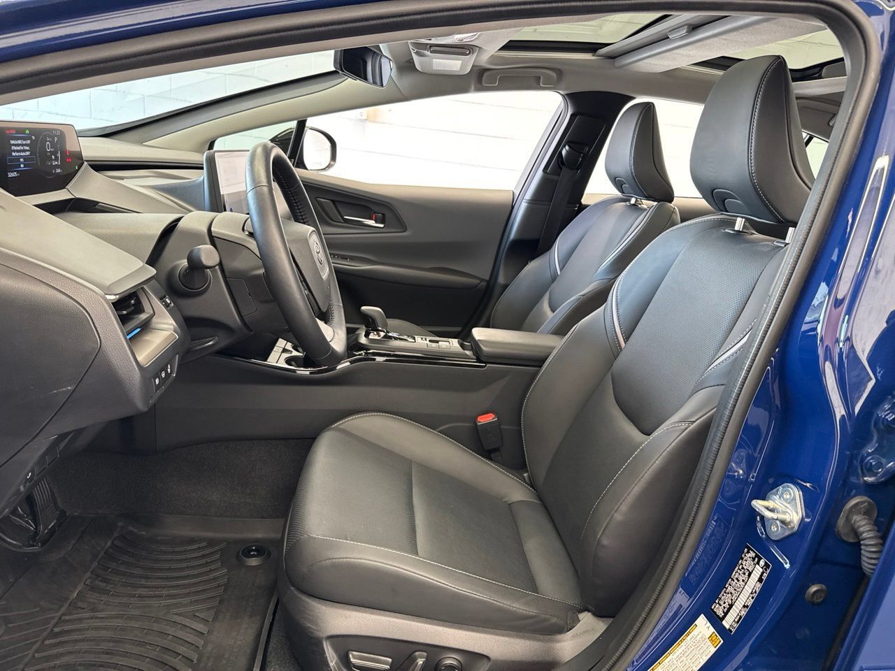 Used 2025 Toyota Prius XLE FWD image 13