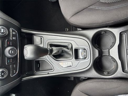 Used 2020 Jeep Cherokee Latitude image 23