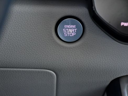 Used 2025 Kia Carnival SX Prestige FWD image 37