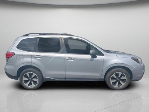 Used 2018 Subaru Forester 2.5i Premium AWD/4WD image 6
