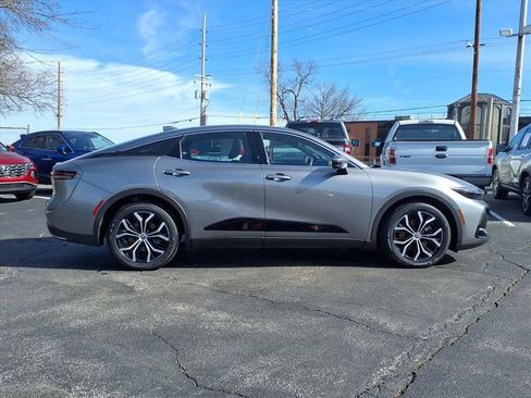 Used 2023 Toyota Crown XLE image 31