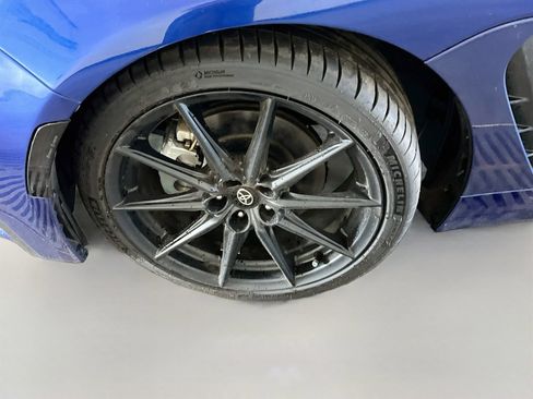 Used 2025 Toyota GR86 Premium w/ ALL Weather Mat Package (TMS) RWD image 28