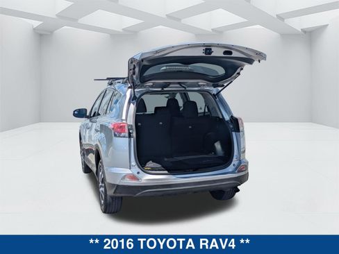 Used 2016 Toyota RAV4 LE FWD image 14